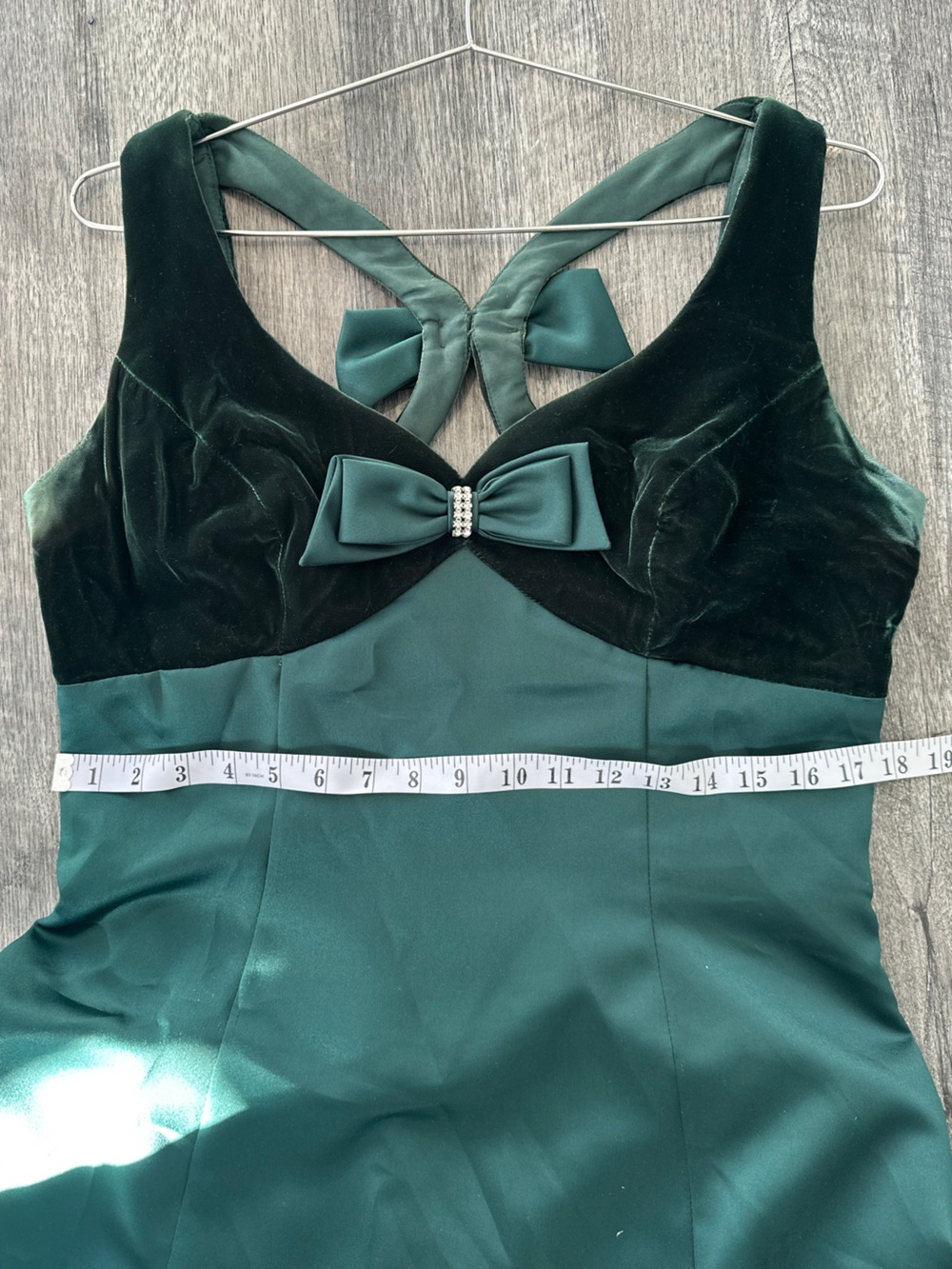Nu-Mode - Emerald Green Sleeveless A-Line gown with Bow S14- see measurements - Picture 10 of 13
